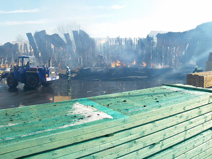 Grossbrand Holzlager Siegburg Industriestr P019.JPG